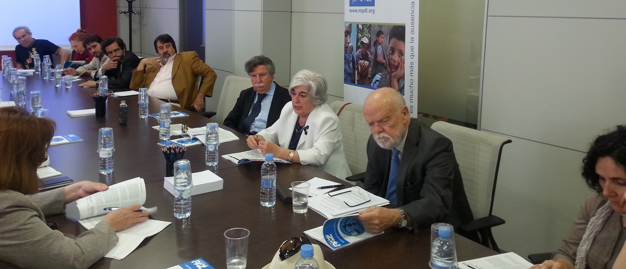 Presentada la revista Tiempo de Paz: “Recortes en la Justicia Universal”