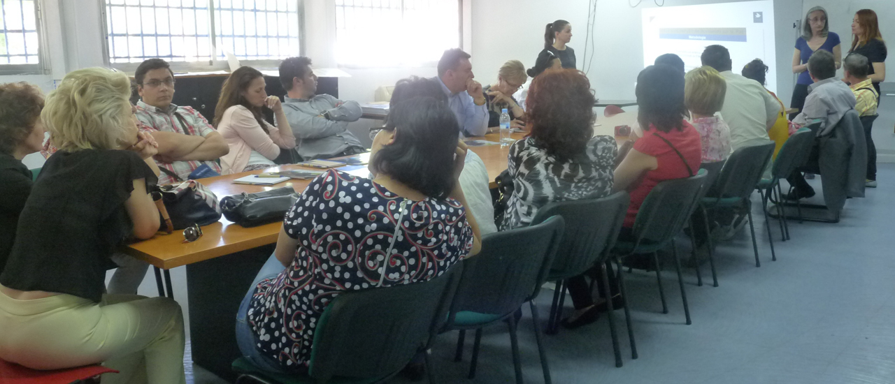 Una delegación de funcionarias y funcionarios de Rumanía visita al Movimiento por la Paz