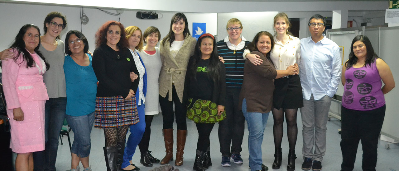 Las Poderosas visitan al Grupo de Teatro Social del Movimiento por la Paz