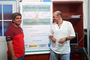 Fabio Lima y Luis Miguel Millán, voluntarios del Movimiento por la Paz Sevilla