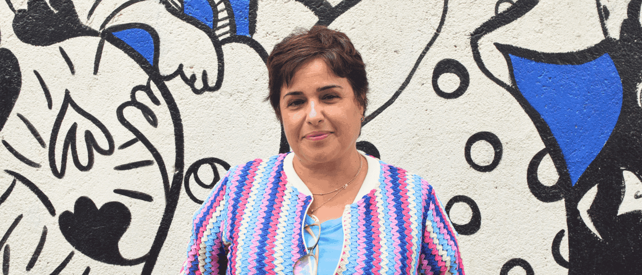 “Tenemos que ponernos en los zapatos de las personas migrantes, entenderles, entender los motivos por los que salen, empatizar con ellas y no estereotipar ni ponerles etiquetas”